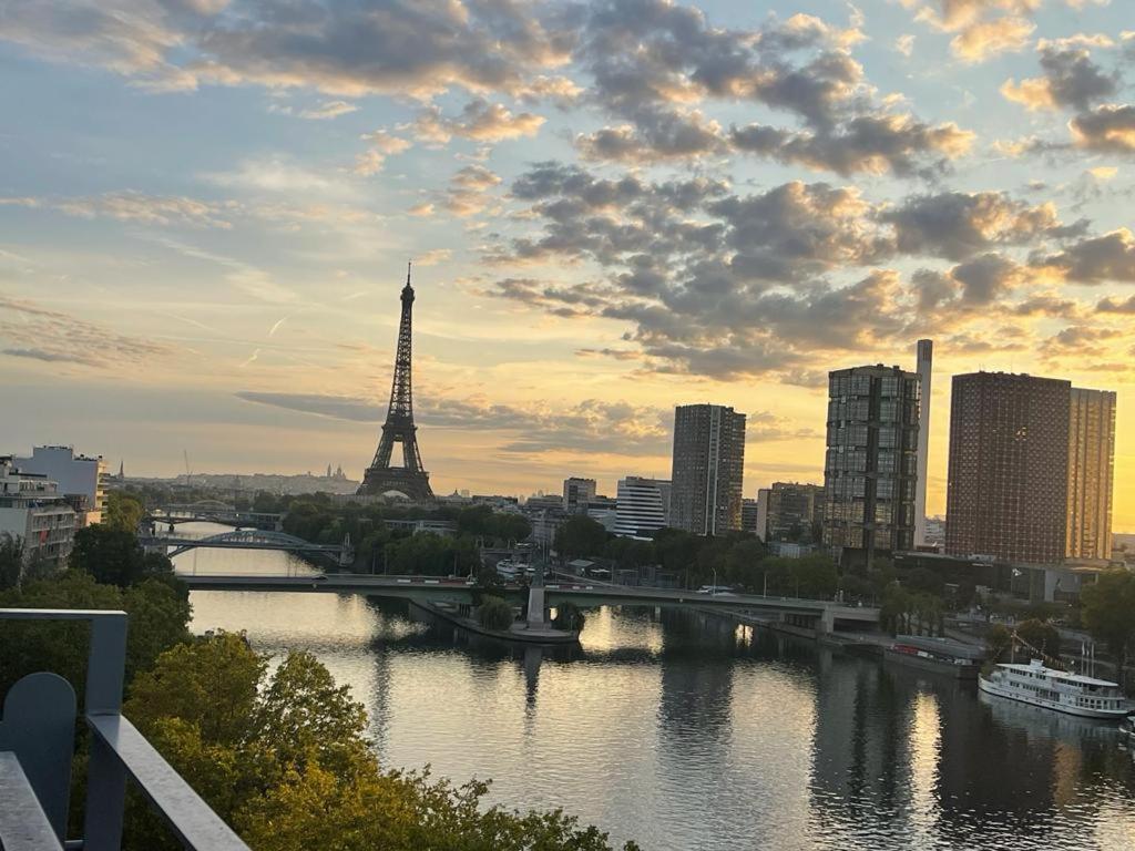 Appartement Vue Tour Eiffel Paris 16 Eme Eksteriør bilde