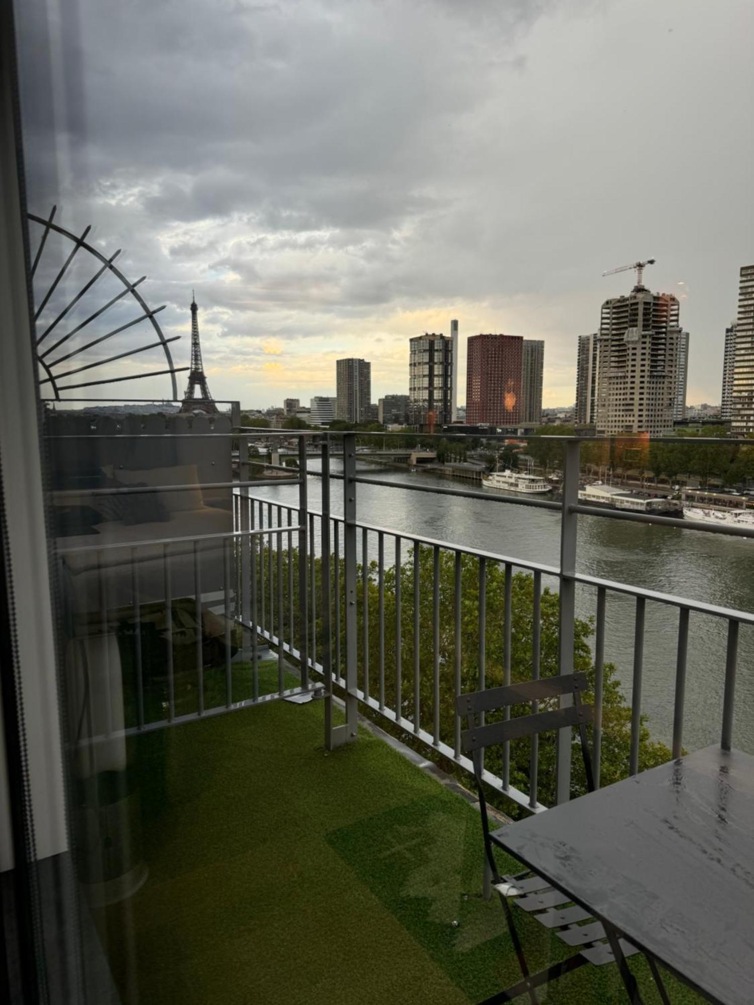 Appartement Vue Tour Eiffel Paris 16 Eme Eksteriør bilde